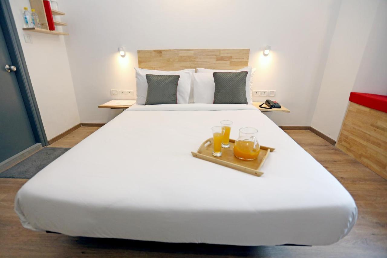 Oyo Townhouse 17 Huda Center Near Leisure Valley Park Hotel