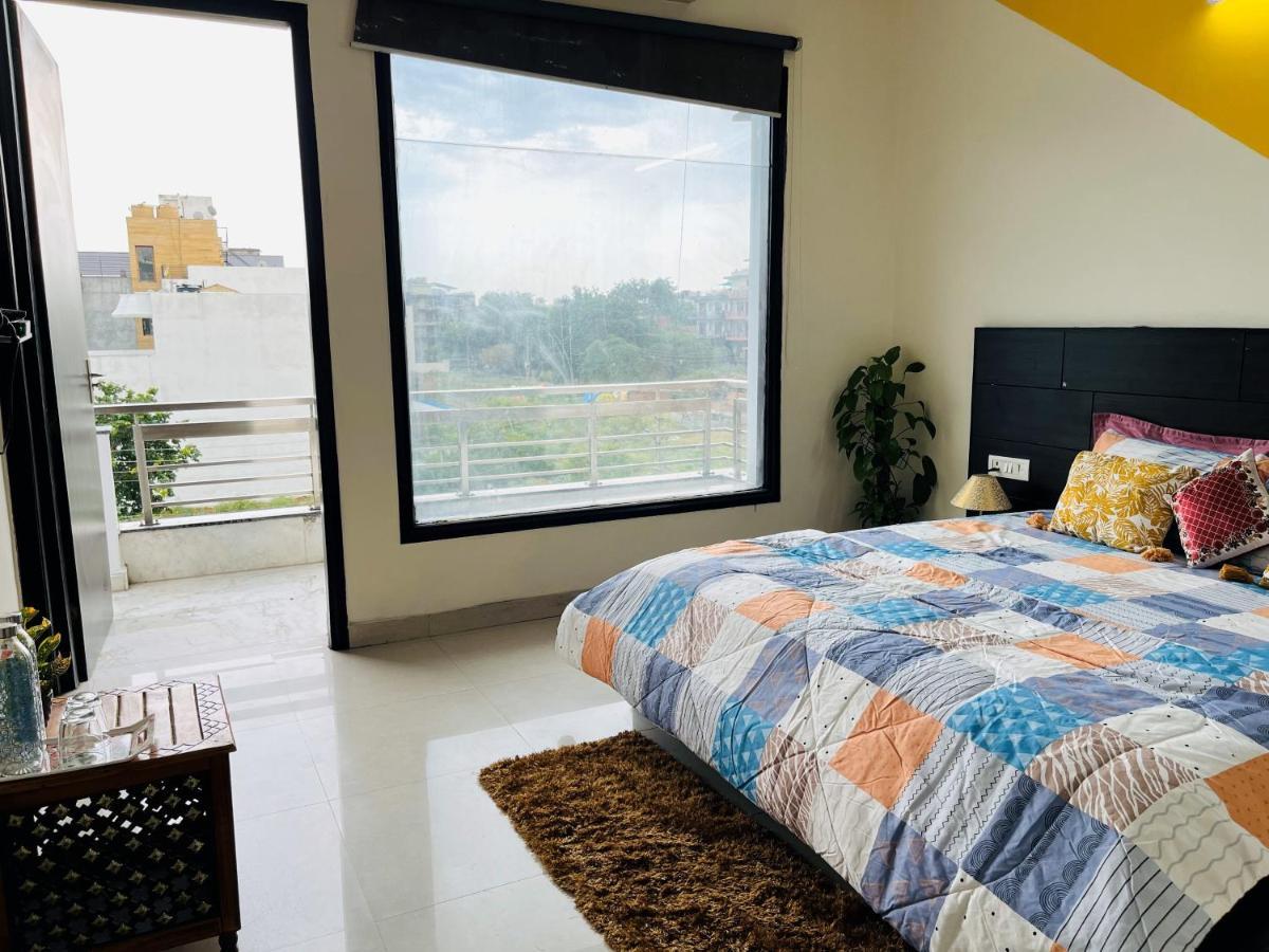 Apartment Aurabnb Homes Gurugram