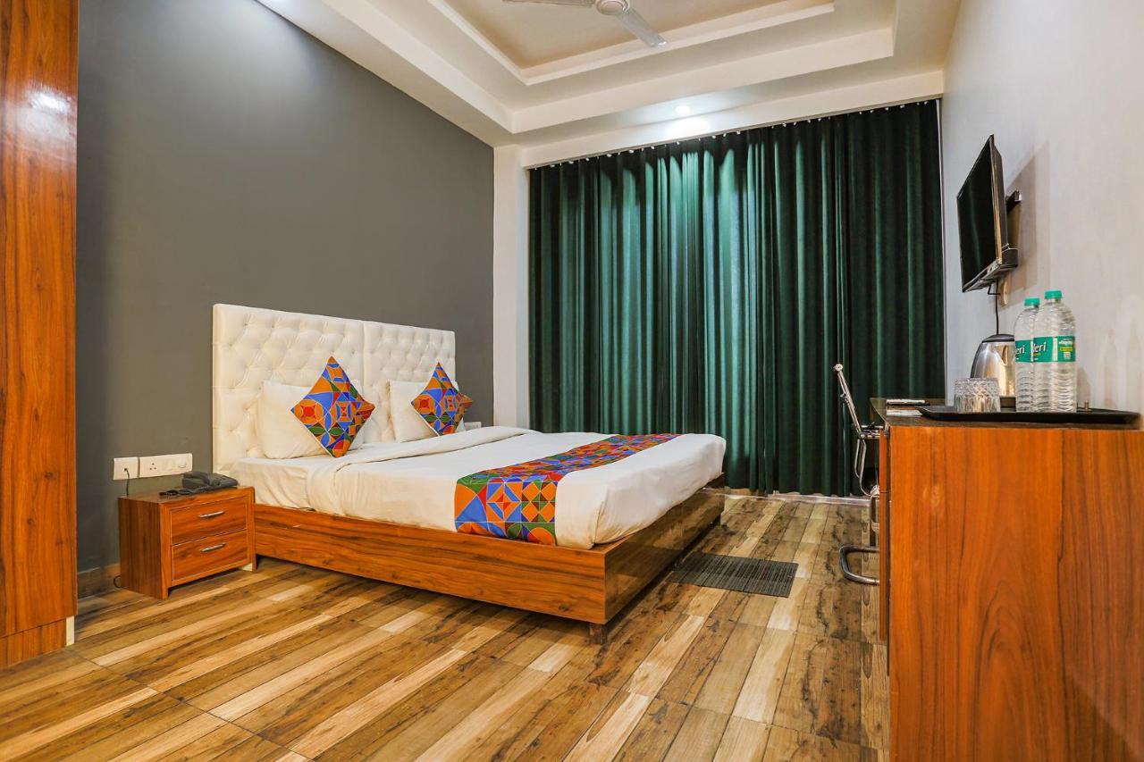 Fabhotel Skylight Near Medanta Hospital Gurgaon