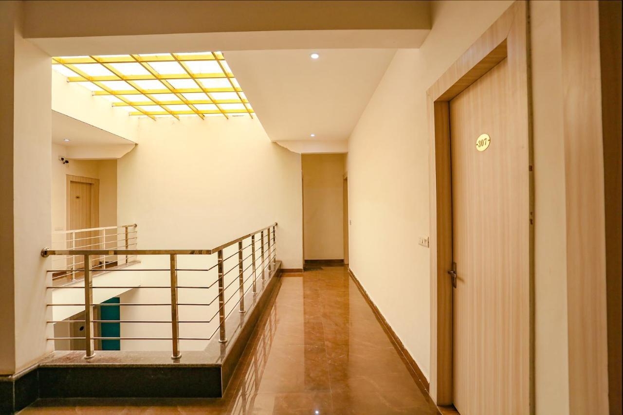 Fabhotel Skylight Near Medanta Hospital Hotel
