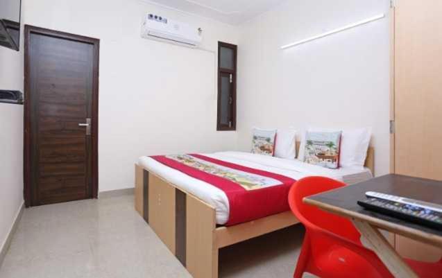 O Pop H Sunview Hotel Gurgaon