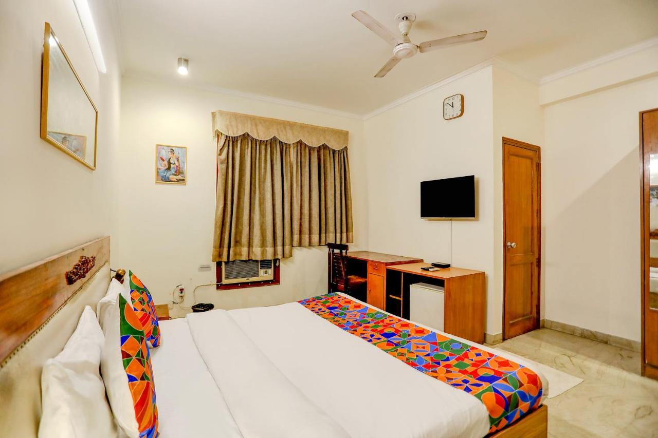 Fabexpress Primero Mgf Hotel Gurgaon