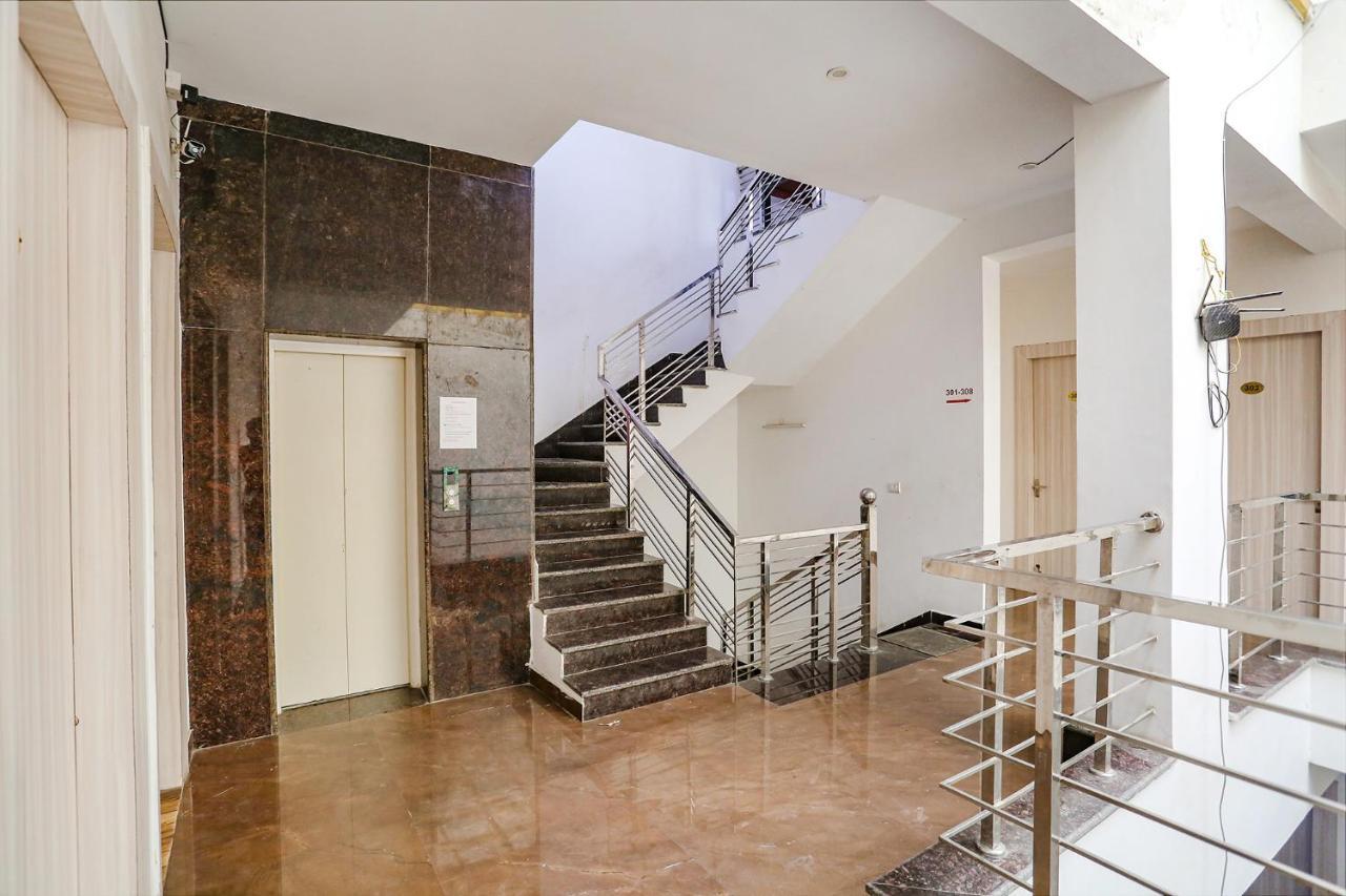 Fabhotel Skylight Near Medanta Hospital