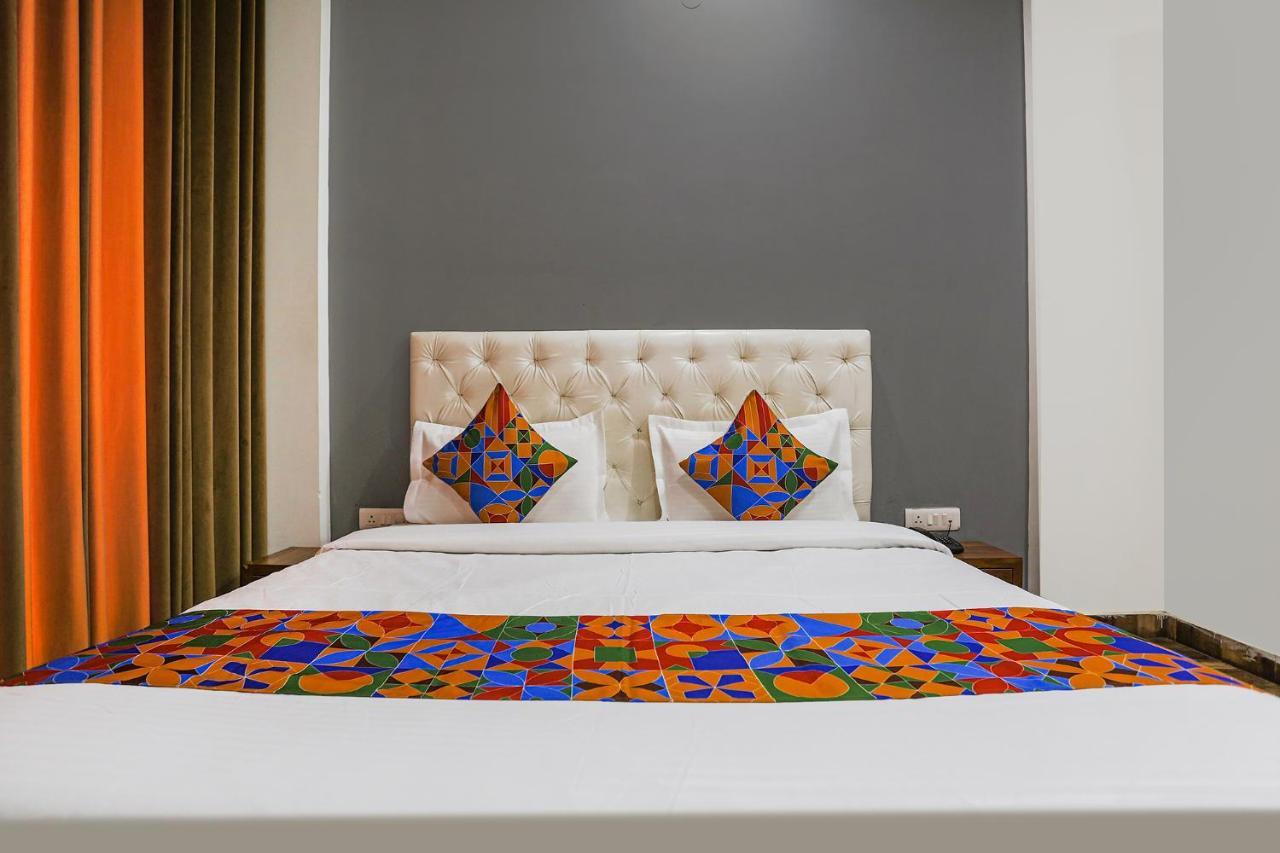 Fabhotel Skylight Near Medanta Hospital Gurgaon