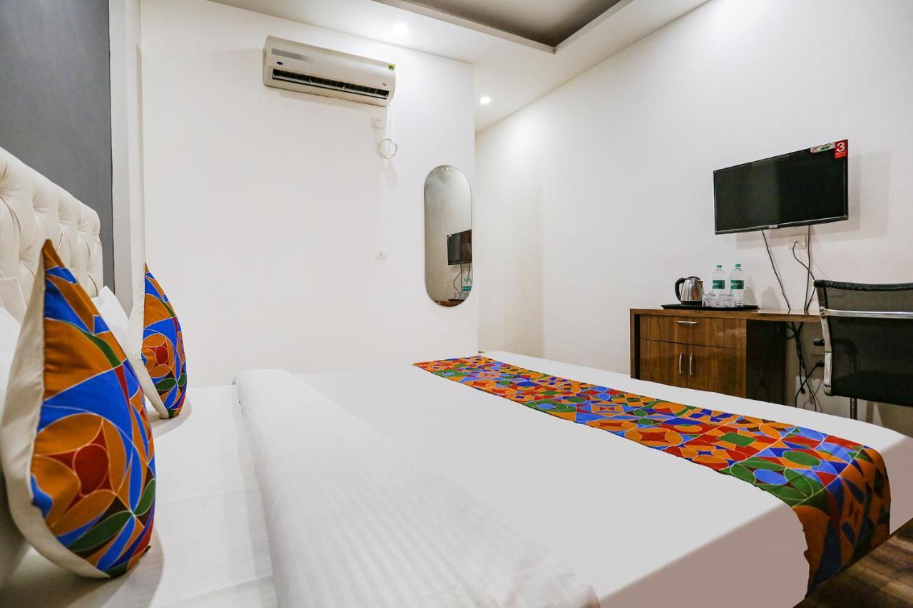 Fabhotel Skylight Near Medanta Hospital