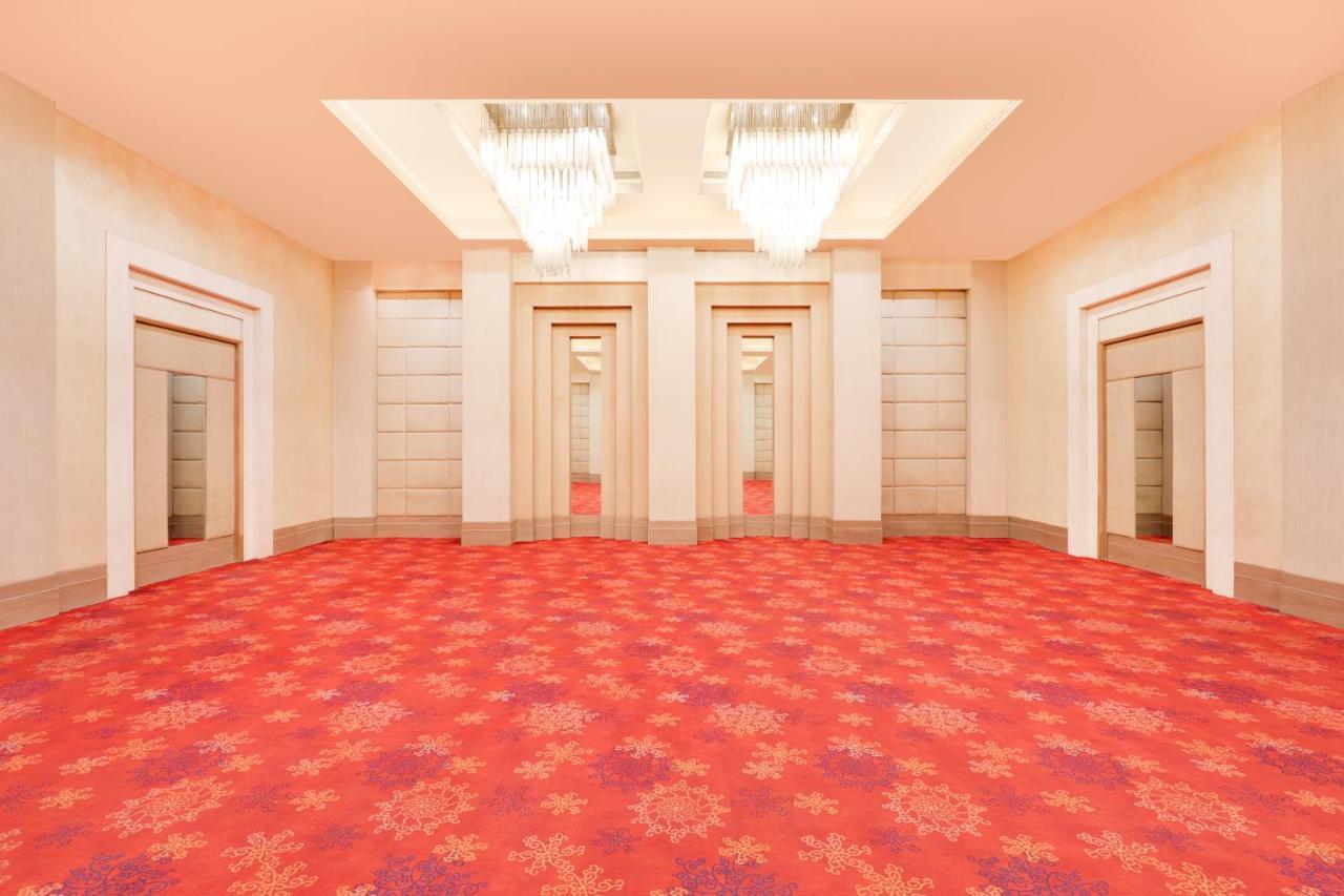 Lemon Tree Premier 2, Gurugram Hotel 4*