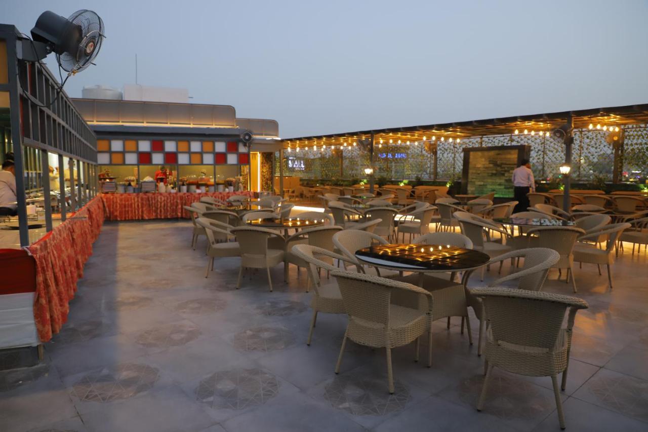 Hotel Haris Mg Road Gurugram 3*