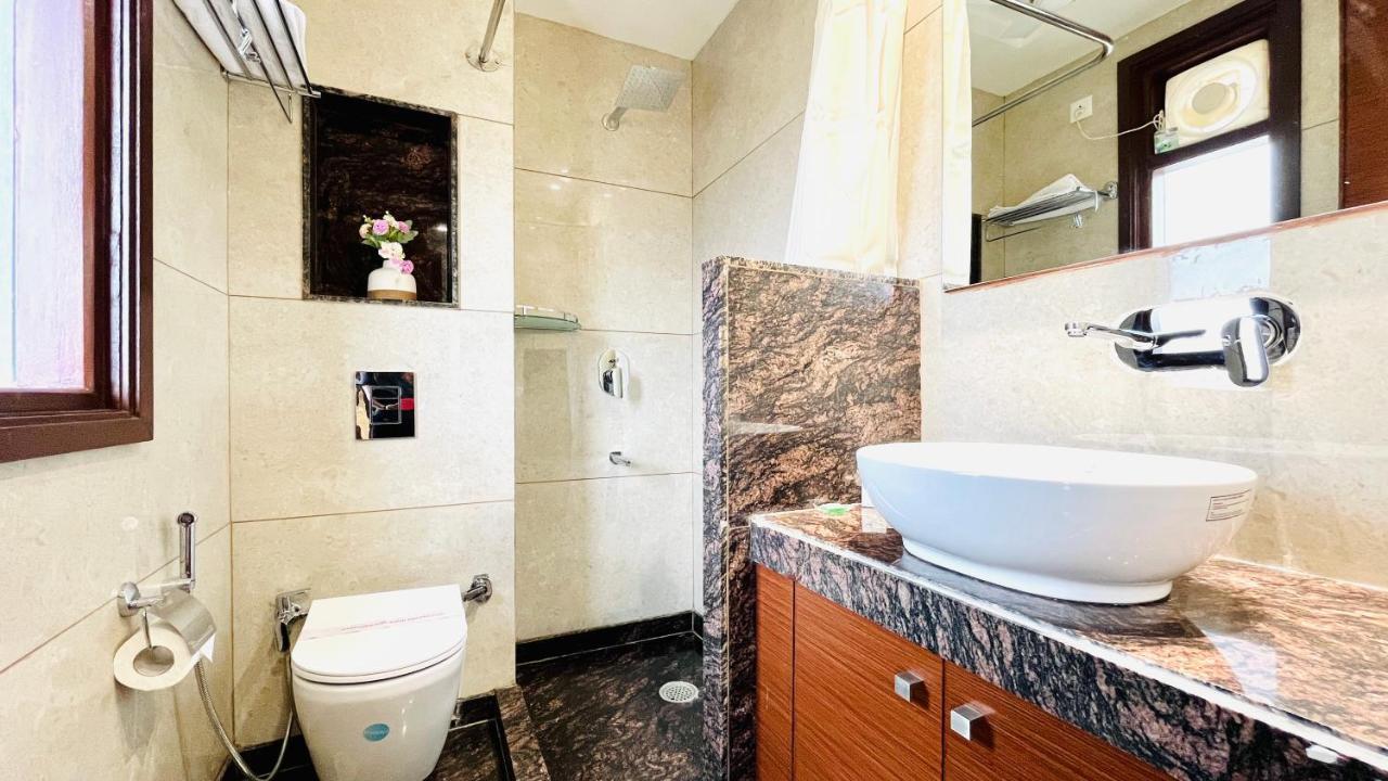 Apartment Bluo 3bhk Golf Course Road - Balcony, Lift, Terrace Gurgaon