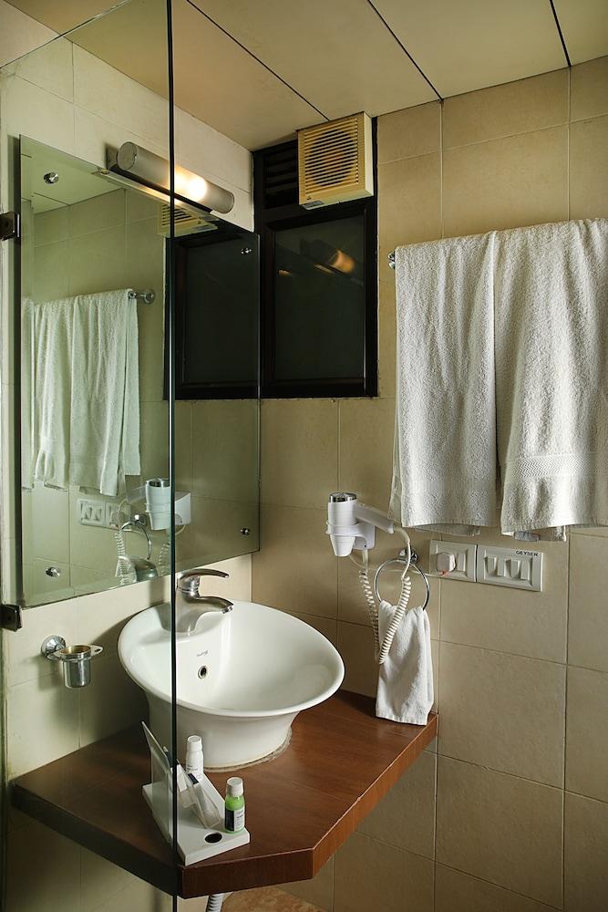 Ahuja Residency Parklane, Gurgaon