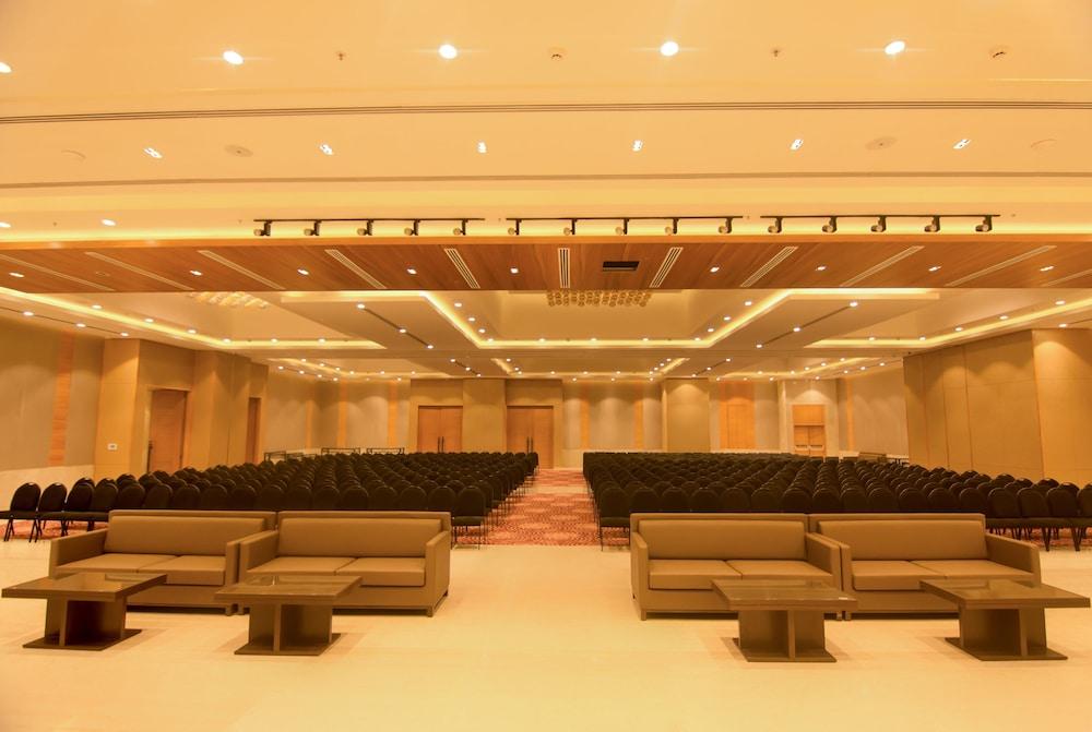 Red Fox By Lemon Tree Hotels, Sector 60, Gurugram 3* Gurgaon