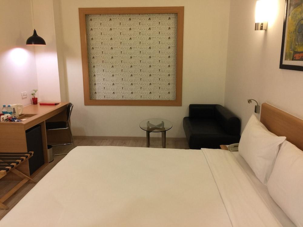 Red Fox By Lemon Tree Hotels, Sector 60, Gurugram Hotel Gurgaon