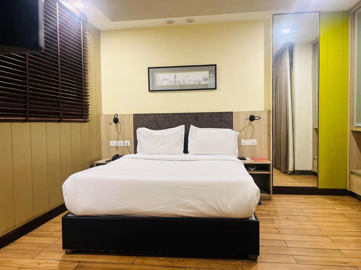 Hotel Avr 1 Bhk Sapphire Mall 83 Manesr Gurgaon