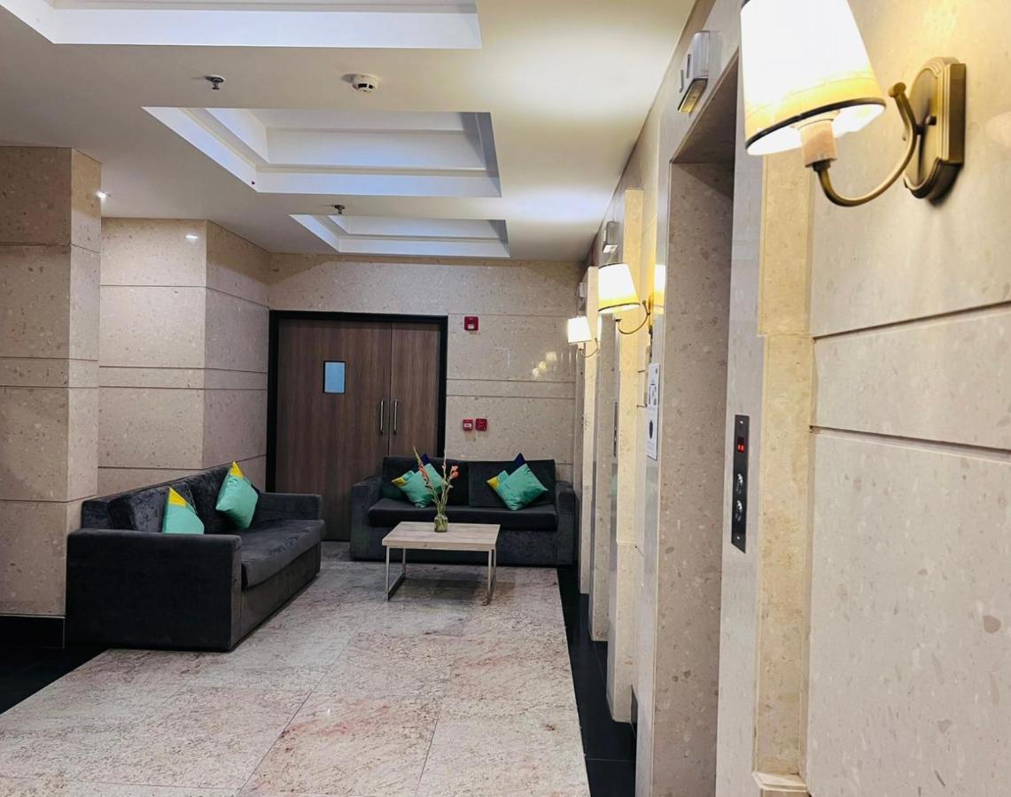 Avr 1 Bhk Sapphire Mall 83 Manesr Hotel 3*