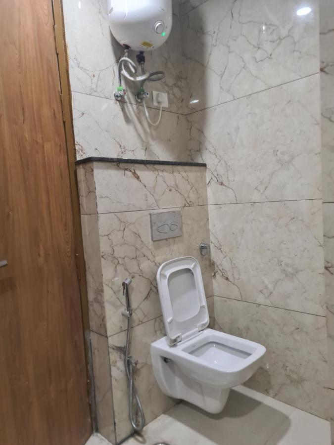 Amahi - Sector 48 Hotel