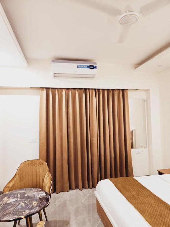 Amahi - Sector 48 Hotel