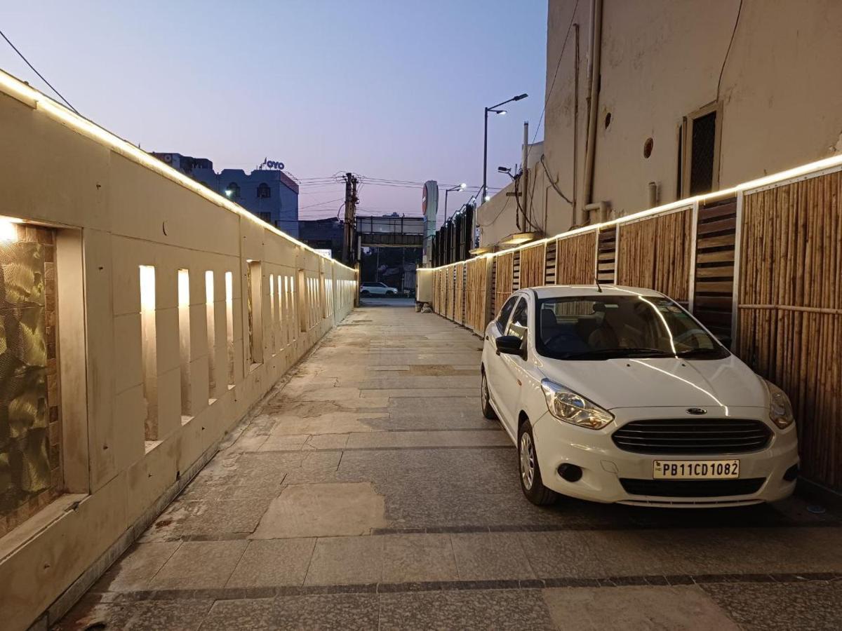 Hotel Skylark By Gabrian Gurgaon