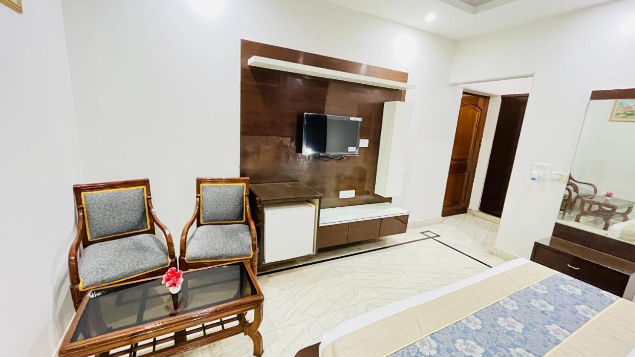 Starline Sector 28 Hotel Gurgaon