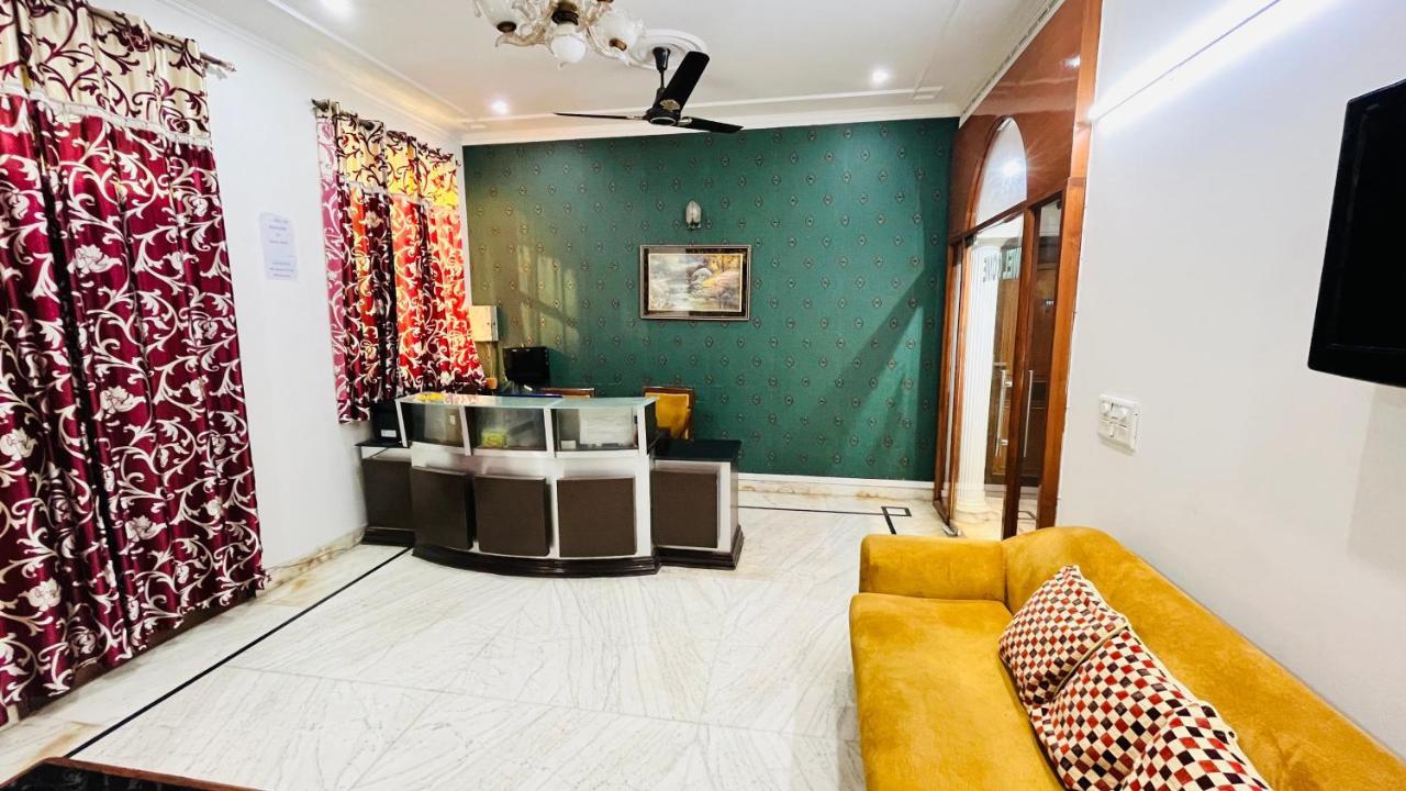 Starline Sector 28 3* Gurgaon