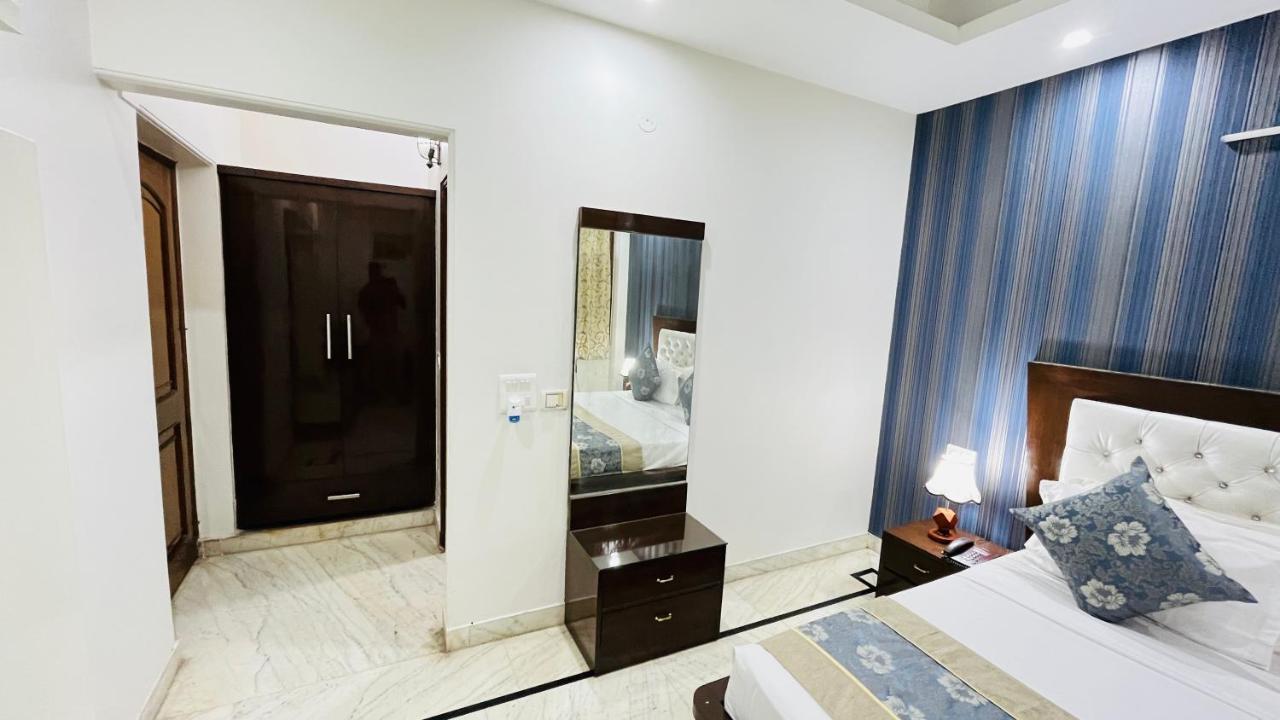 Starline Sector 28 Hotel Gurgaon