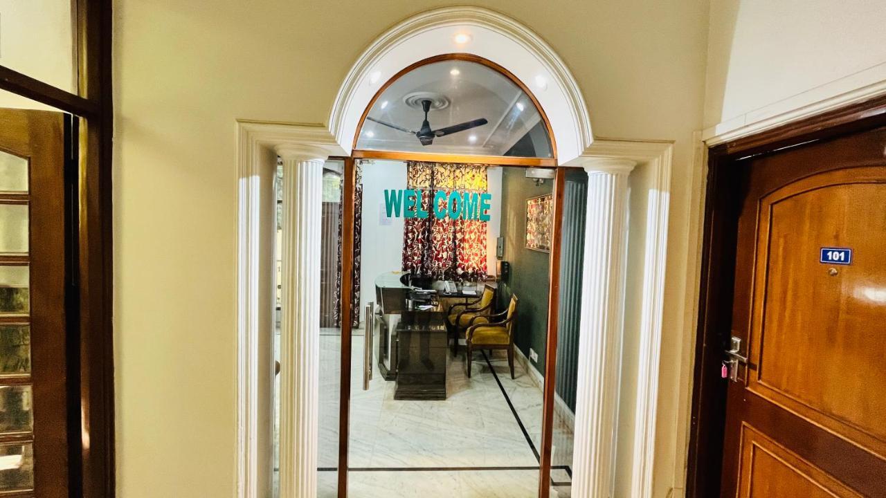 Starline Sector 28 Hotel