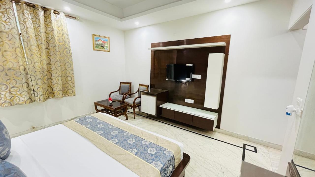 Hotel Starline Sector 28 Gurgaon