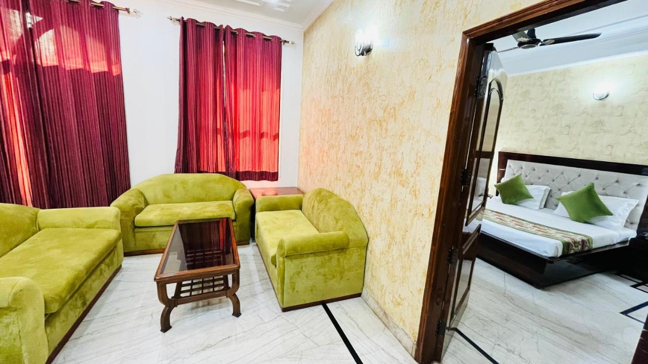 Hotel Starline Sector 28