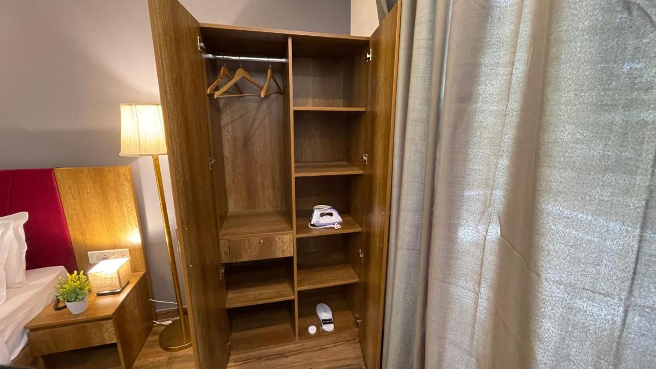 Saltstayz Select - Huda Center Gurgaon