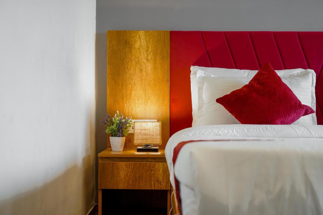 Saltstayz Select - Huda Center Gurgaon