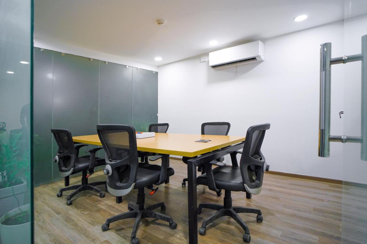 Saltstayz Express - Golf Course Road & Dlf Phase-1 4*