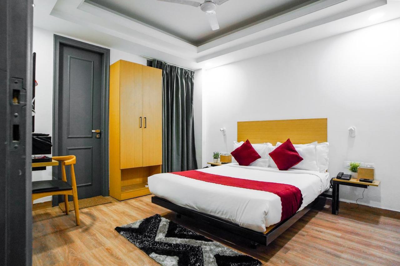 Hotel Saltstayz Express - Golf Course Road & Dlf Phase-1 4*