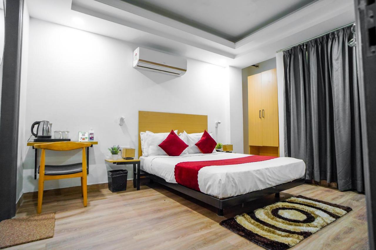 Saltstayz Express - Golf Course Road & Dlf Phase-1 4* Gurgaon