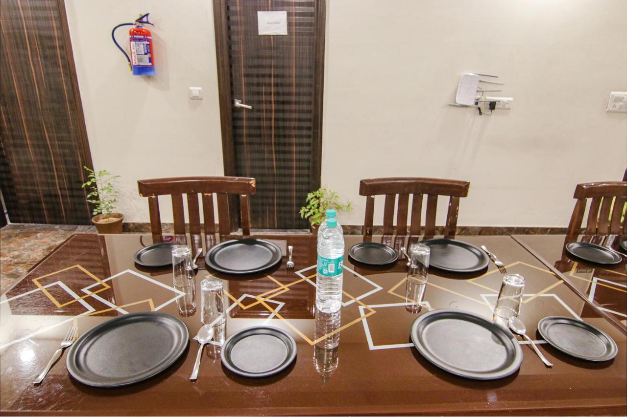 Hotel Homefort - Sector 45 Near Cyber Park & Artemis Hospital