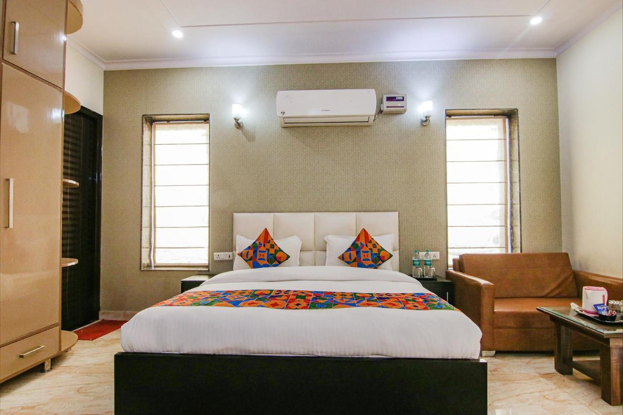 Hotel Homefort - Sector 45 Near Cyber Park & Artemis Hospital 4*