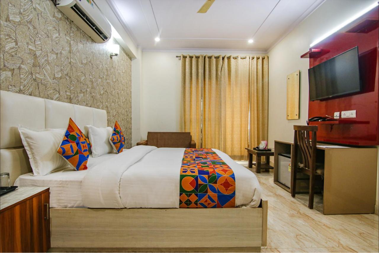 Homefort - Sector 45 Near Cyber Park & Artemis Hospital 4*