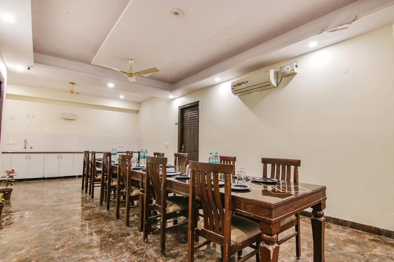 Homefort - Sector 45 Near Cyber Park & Artemis Hospital Hotel Gurgaon