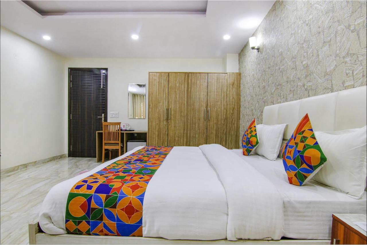 Hotel Homefort - Sector 45 Near Cyber Park & Artemis Hospital 4*