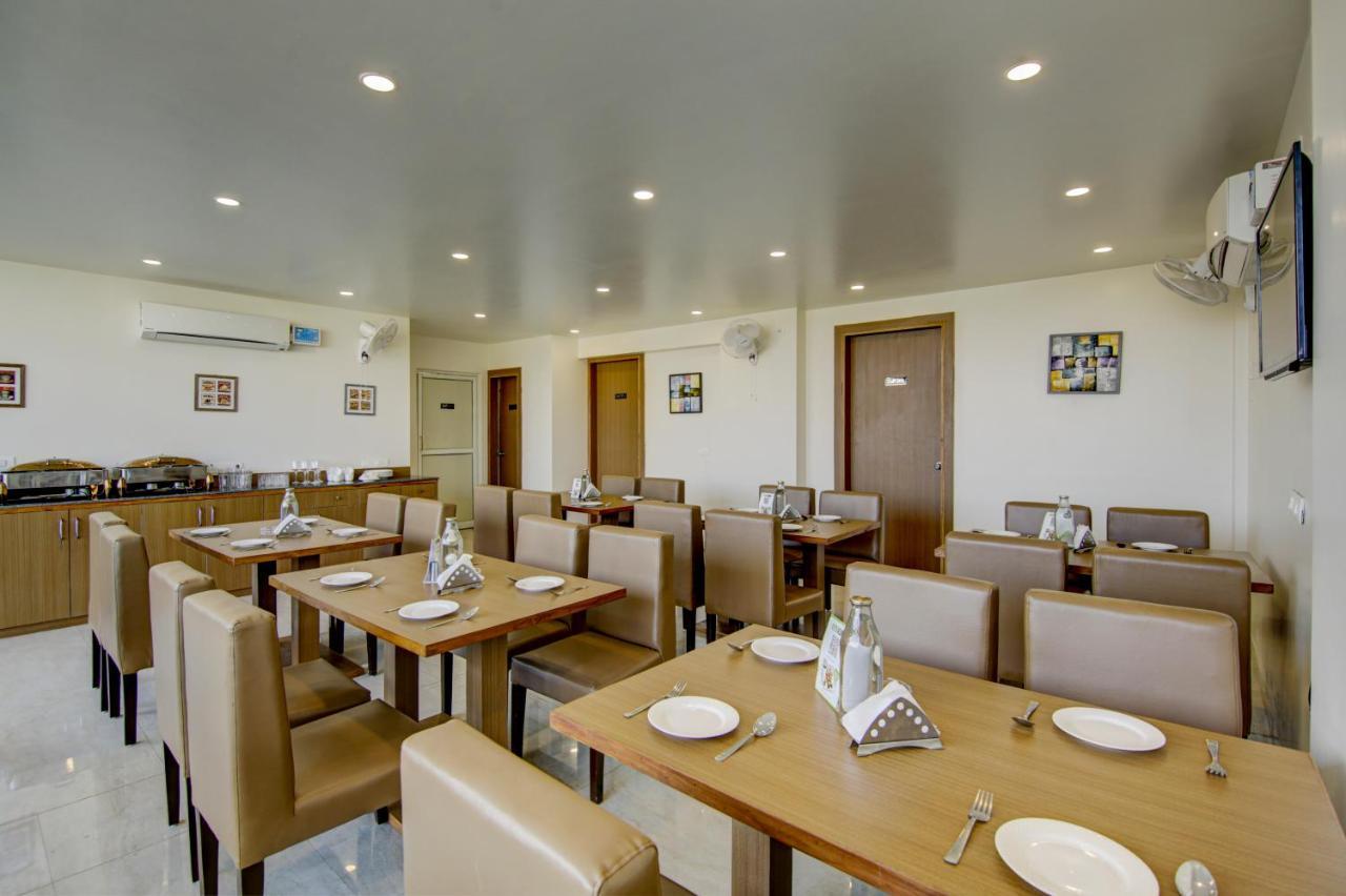 Treebo Grand Gurugram Hotel 3*
