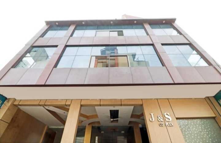 Hotel O Jas Near Star Mall Gurgaon