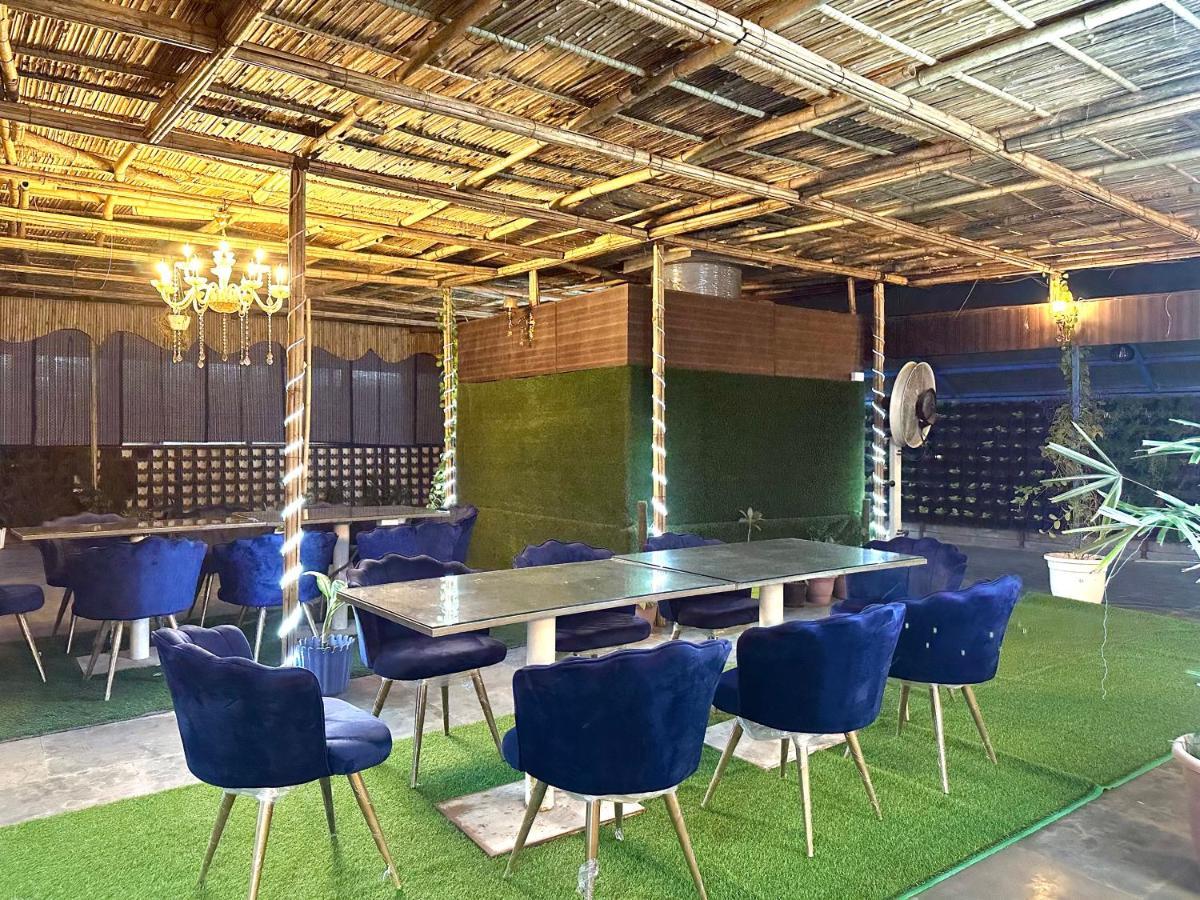 Very Spacious Terrace With For Gatherings *