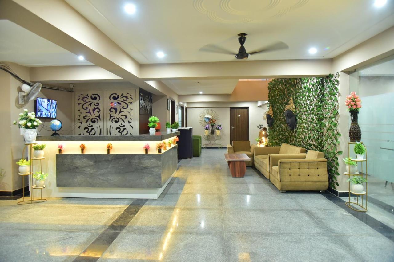 Wedlock Premium Sohna Road Hotel 3*