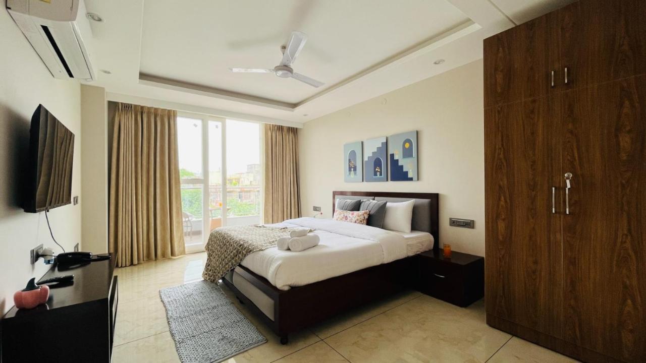Bluo 1bhk - Balcony, Lift, Gym, Parking Hotel