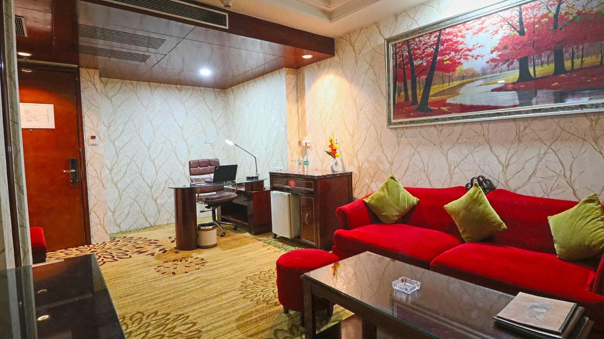 Skycity Hotel 3*