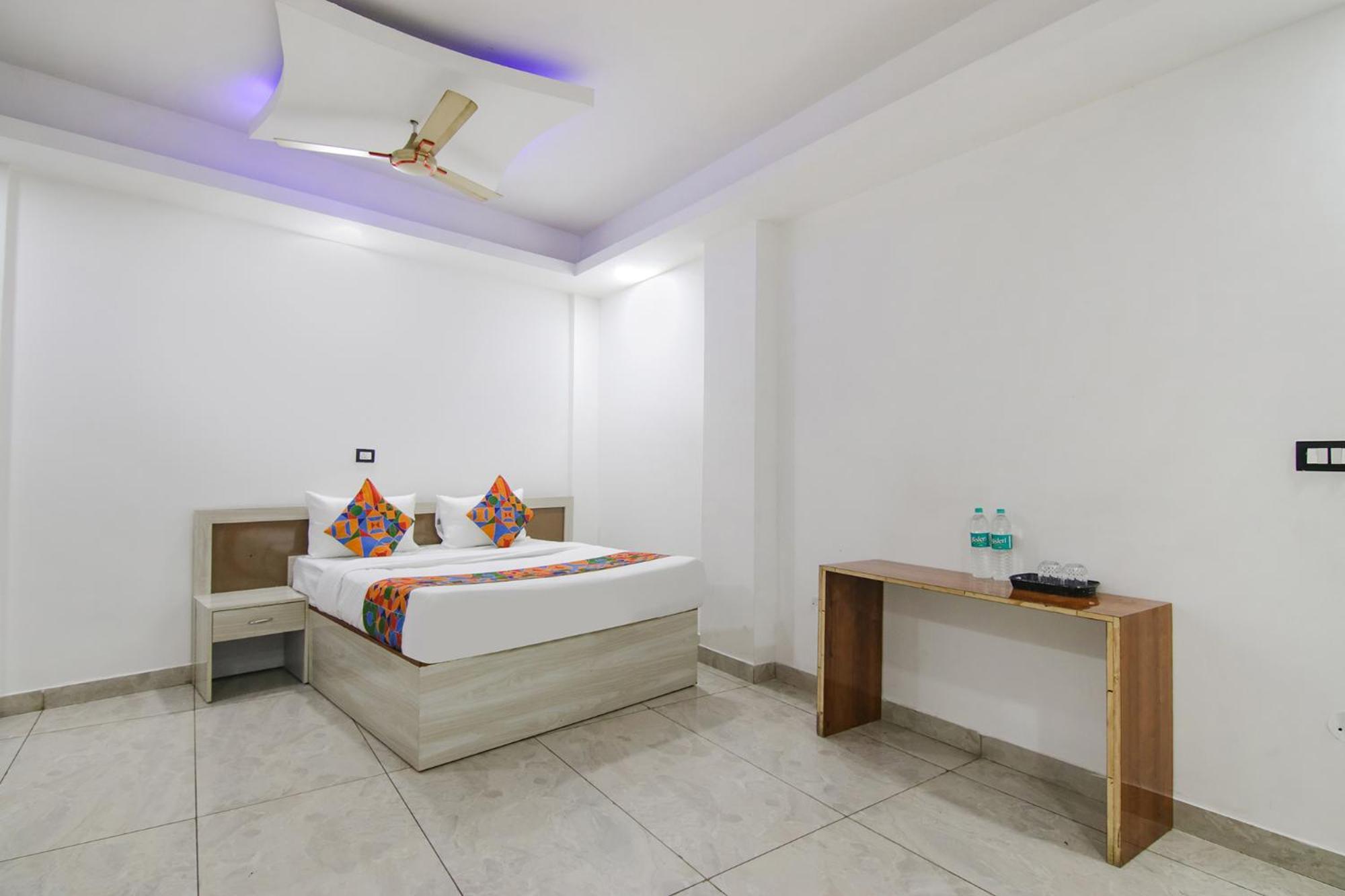 Fabhotel The Grand Heritage Hotel
