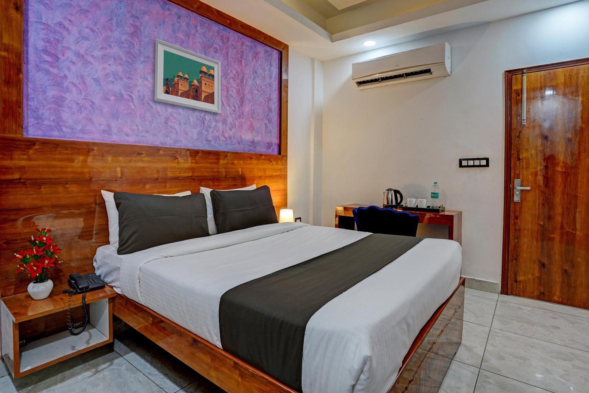 Luxury On Nh8 Near Hero Honda Chowk Hotel