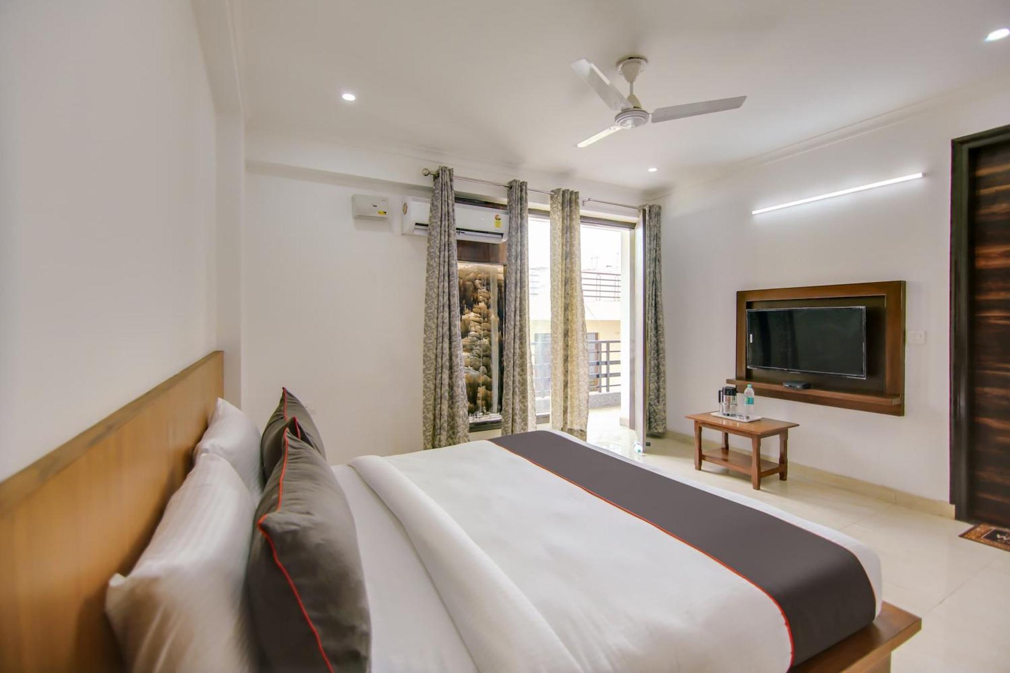 Hotel Collection O Near Appu Ghar