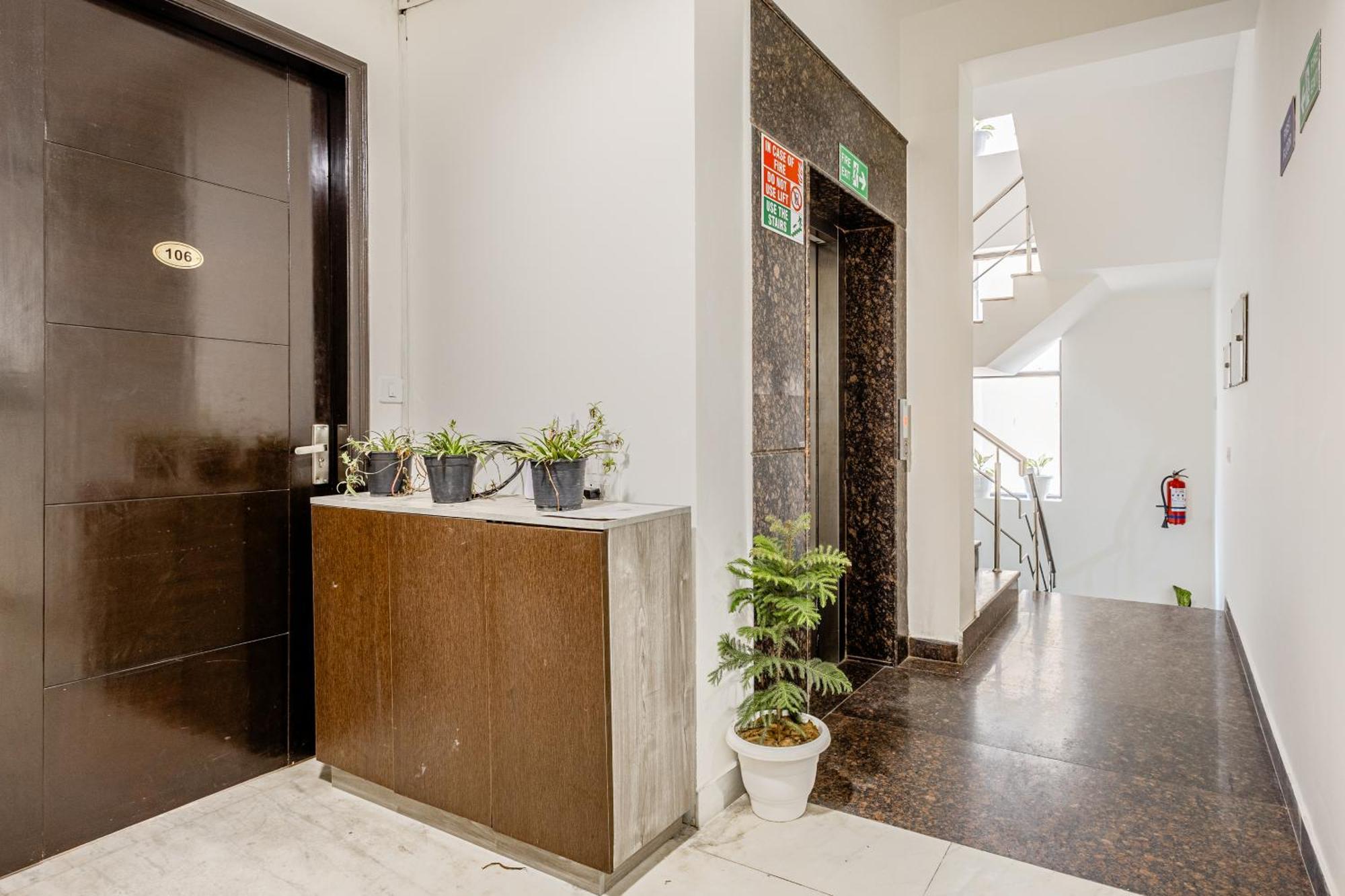 Hotel Lime Tree - Golf Course Road, Sector-43, Gurugram