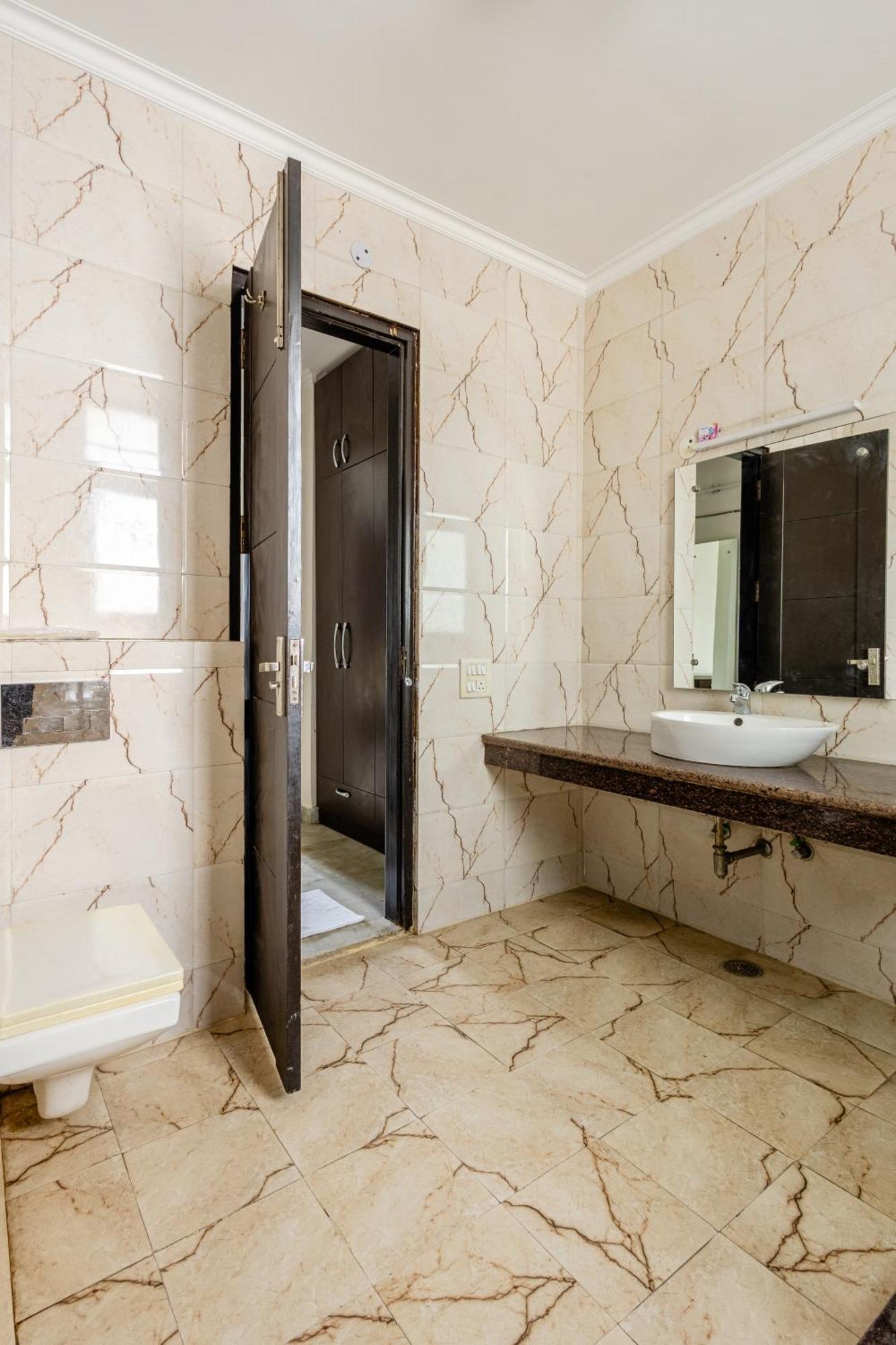 Lime Tree - Golf Course Road, Sector-43, Gurugram Hotel Gurgaon