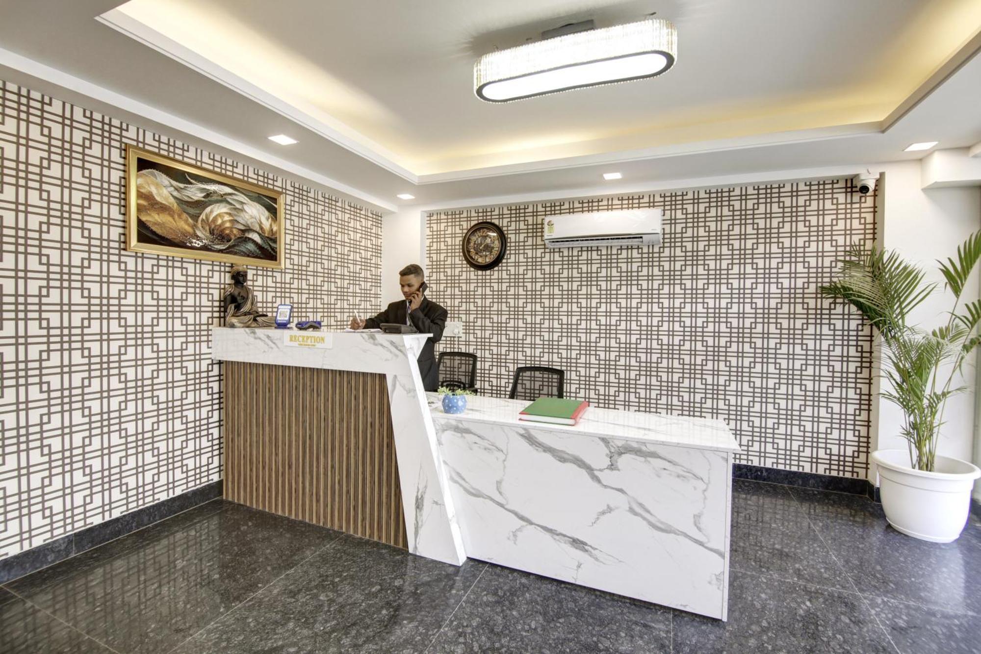 Limewood - Millennium Huda Center Apartment