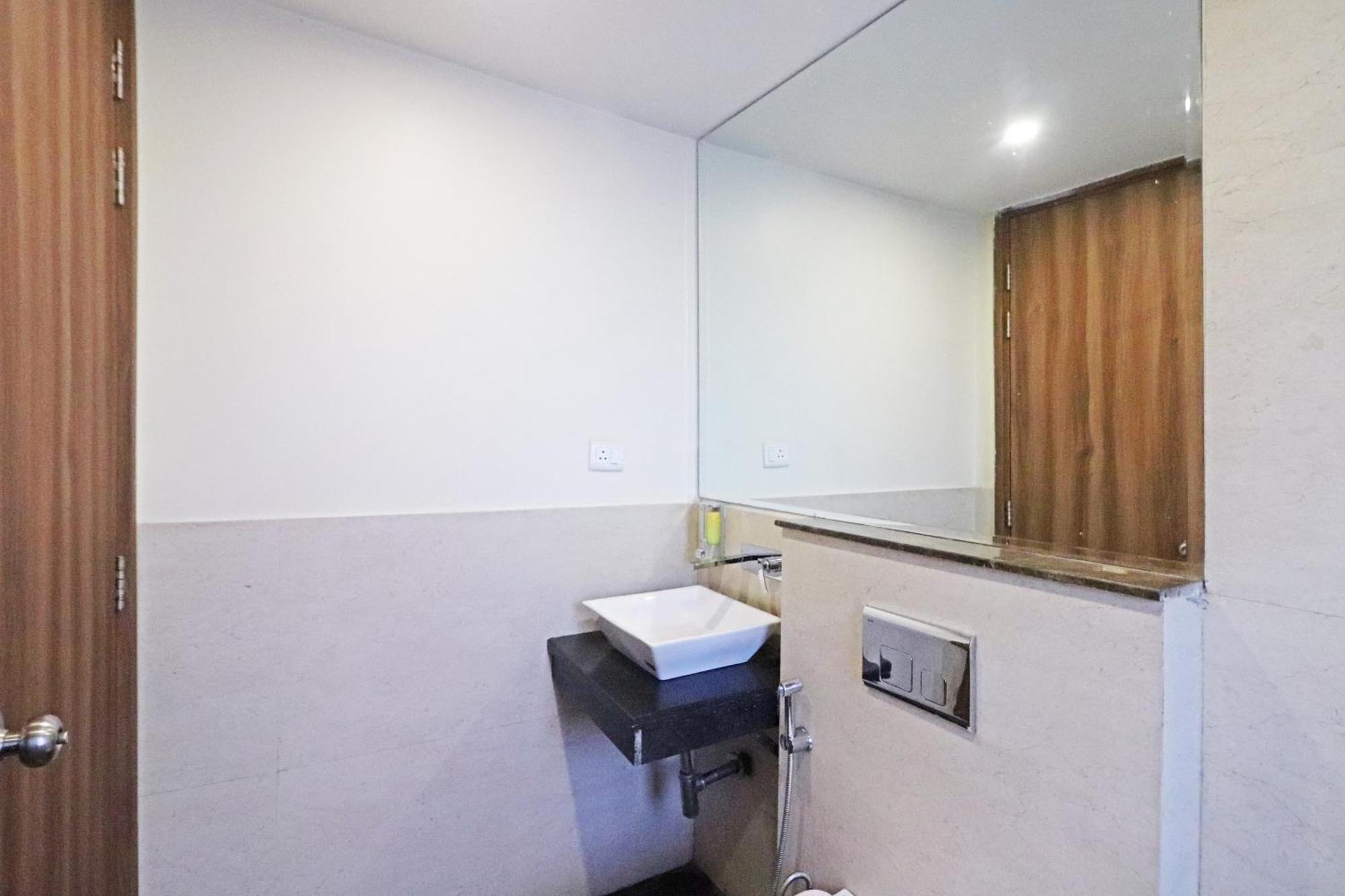 The Archer Artemis Hospital Road Sector 52 3* Gurgaon