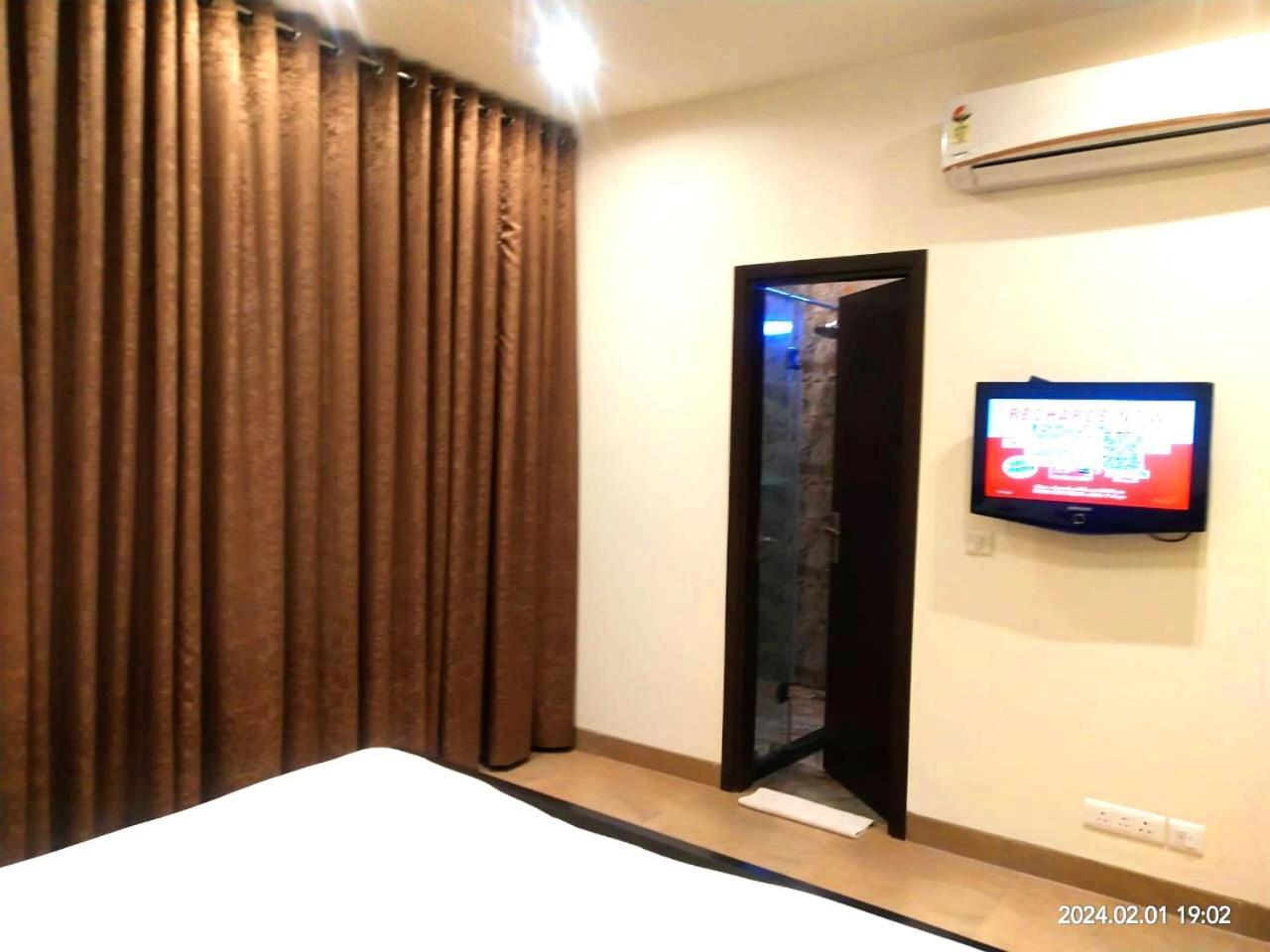 Apartment When In - Artemis Hospital 1 Min Walk, Fortis & Medanta 4 Mins Drive Gurgaon
